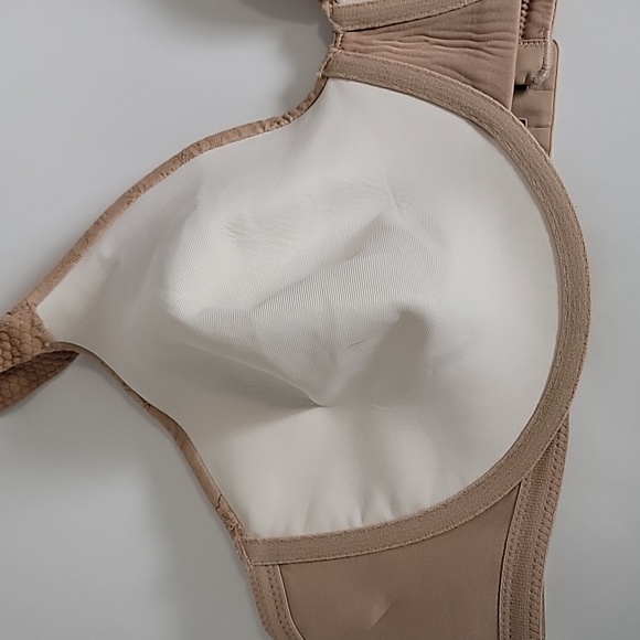 Vanity Fair Beige Underwired Beauty Back Minimizer  Bra/Size 42D. - Picture 7 of 9
